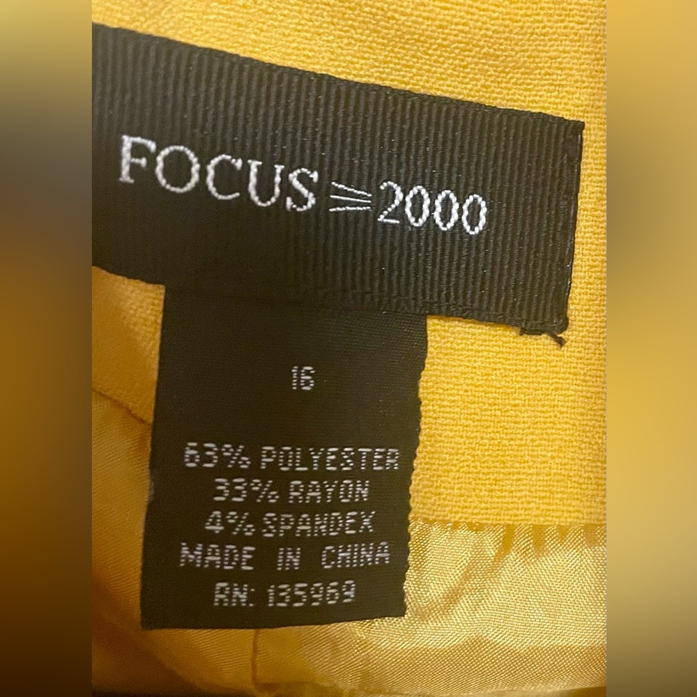 Focus 2000 yellow jacket - Picture 4 of 4